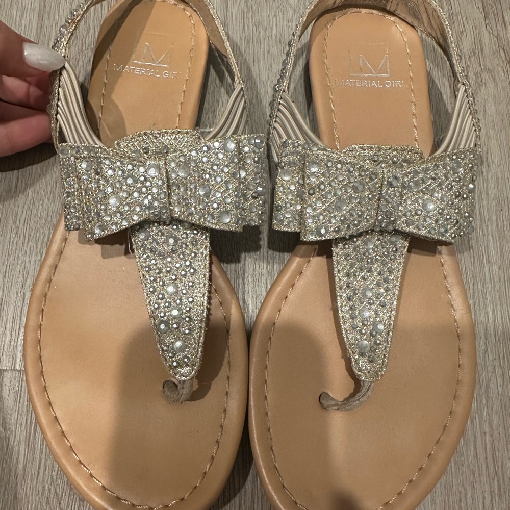 Material Girl Women's Sandals with Glittering Bow - Silver and Tan